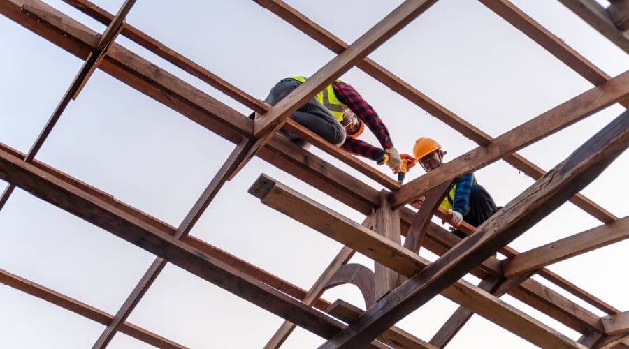 Professional gutter cleaning services in Polo, IL